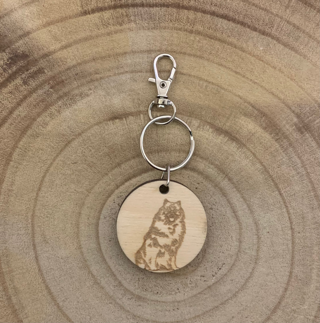 Keeshond Sitting Dog Engraved Wooden Keyring